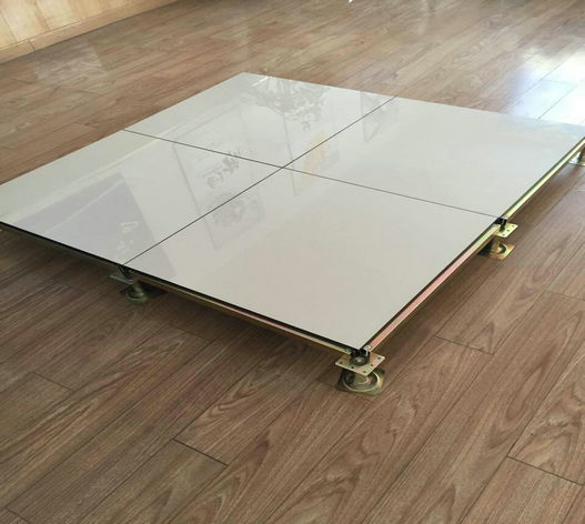 105823942hlzs1366.jpg 105823942hlzs1366.jpg