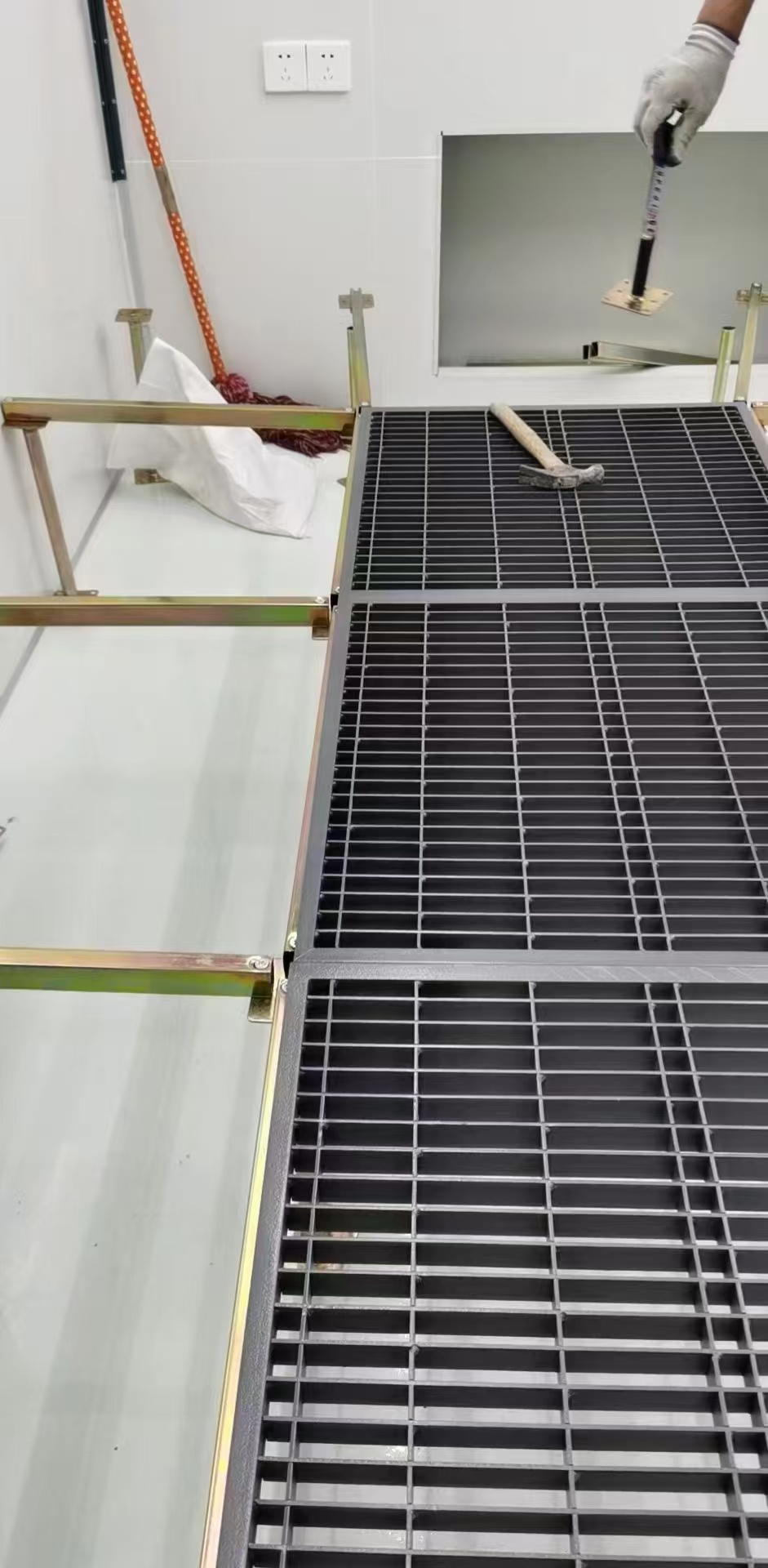 全鋼防靜電地板有什么優(yōu)點？