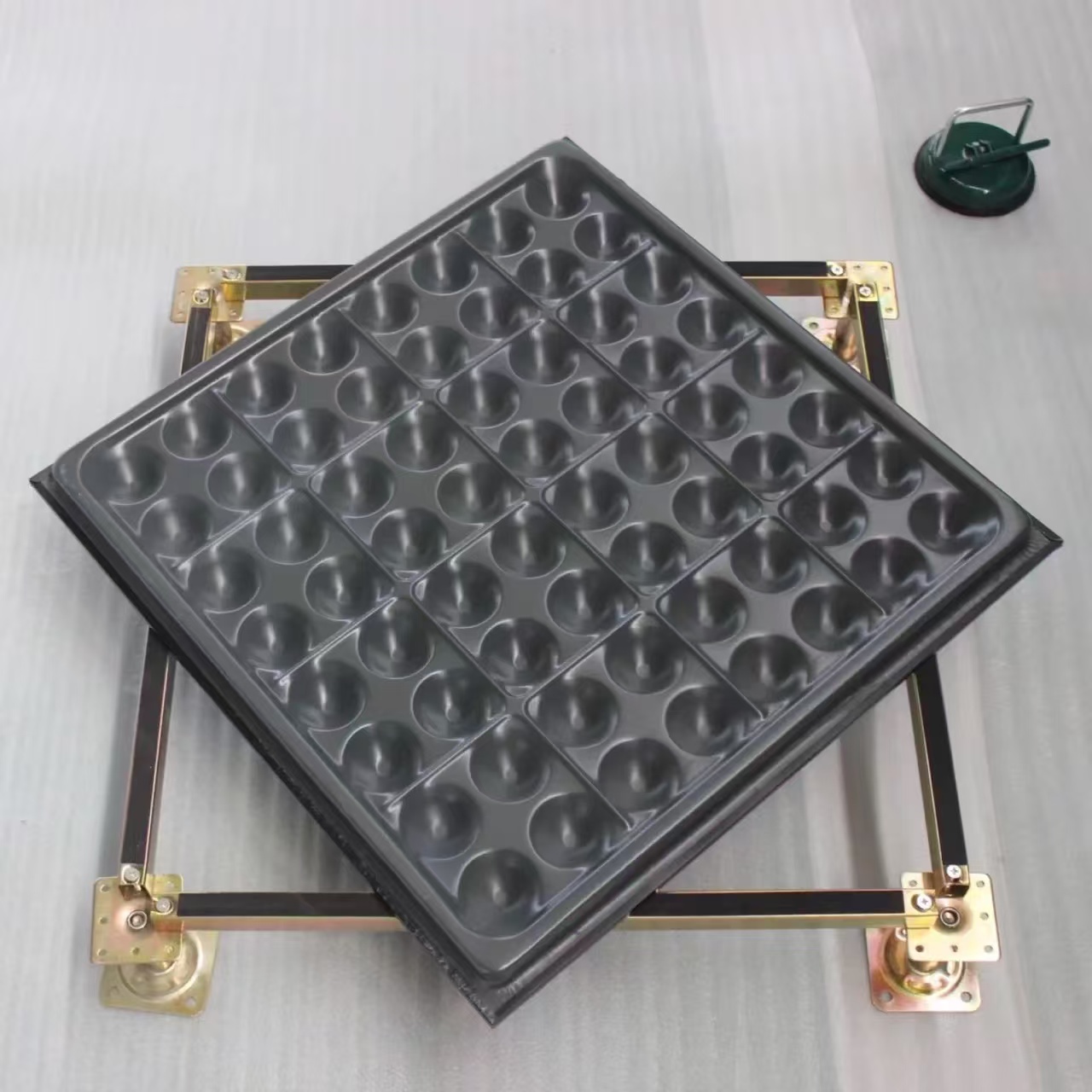 華鷹防靜電地板核心優(yōu)勢